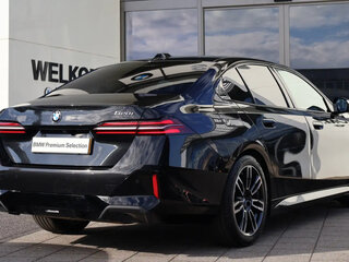 2026 BMW 5 серии 520i VIII (G60/G61/G68), чёрный, 7900000 рублей, вид 4