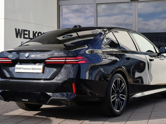 2026 BMW 5 серии 520i VIII (G60/G61/G68), чёрный, 7115000 рублей - вид 3