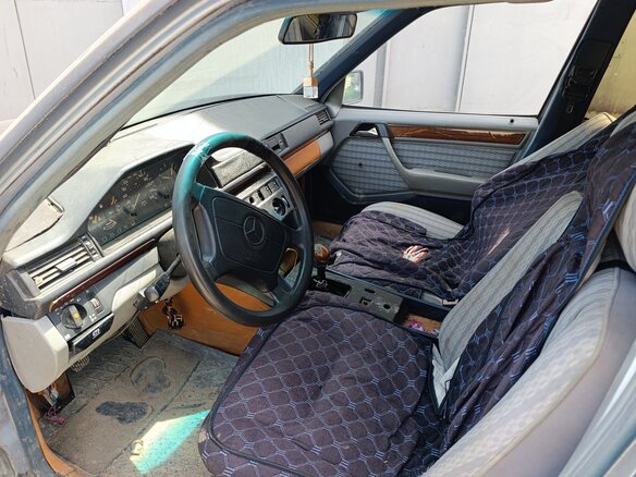 1987 Mercedes-Benz W124 200, голубой - вид 4