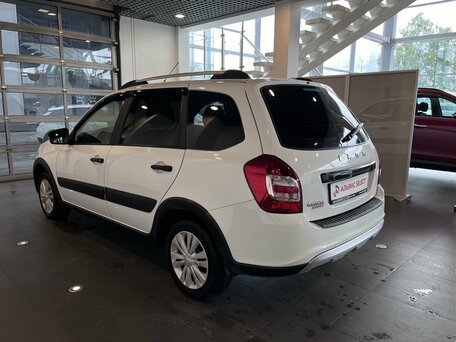 2023 Lada (ВАЗ) Granta Cross I Рестайлинг, белый, 705700 рублей, вид 5
