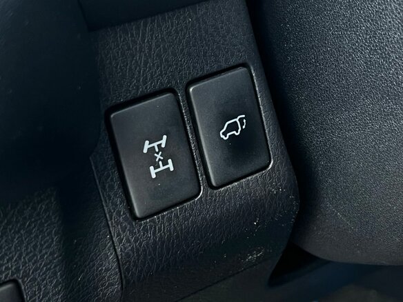 2017 Toyota RAV4 IV (XA40) Рестайлинг, белый - вид 14