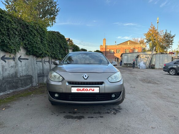 2011 Renault Fluence I, бежевый, 590000 рублей - вид 4