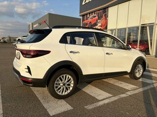 2020 Kia Rio X IV Рестайлинг, белый, 1875000 рублей, вид 5