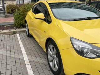 2013 Opel Astra GTC J Рестайлинг, жёлтый, 870000 рублей, вид 3