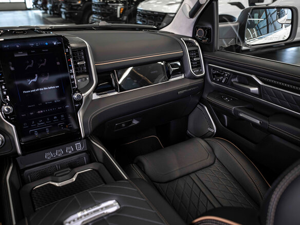 2026 Ram 1500 Crew Cab V Рестайлинг, белый - вид 29