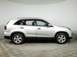 2014 Kia Sorento II Рестайлинг, серебристый, 1649700 рублей, вид 4