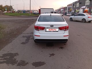 2016 Kia Rio III Рестайлинг, белый, 990000 рублей, вид 5