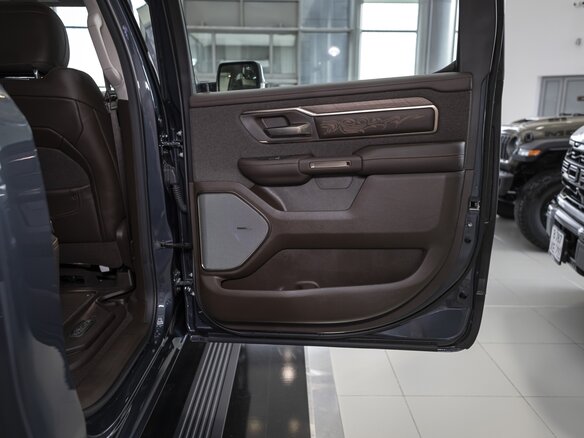 2026 Ram 1500 Crew Cab V Рестайлинг, синий, 9590000 рублей - вид 18