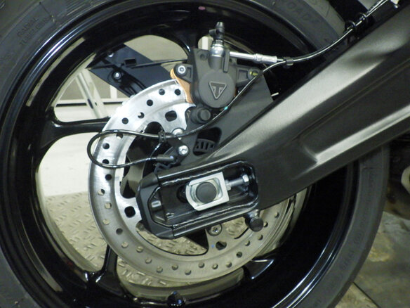2026 Triumph Trident 660, серый, 1050000 рублей - вид 30
