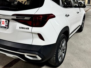 2020 Kia KX3, белый, 2249000 рублей, вид 5