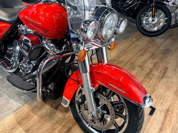 2017 Harley-Davidson Road King, красный, 1899000 рублей - вид 8