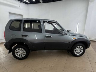 2010 Chevrolet Niva I Рестайлинг, серый, 535000 рублей, вид 3