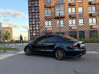 2017 Volkswagen Polo V Рестайлинг, чёрный, 1400000 рублей, вид 3