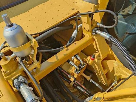 2019 Komatsu PC200-8, жёлтый, 9000000 рублей, вид 5