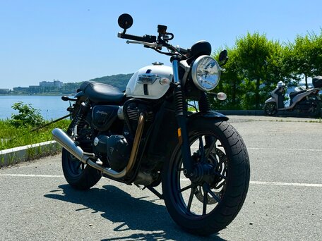 2018 Triumph Street Twin, белый, 540000 рублей, вид 1