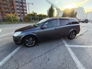 2011 Opel Astra H Рестайлинг, серый, 700000 рублей, вид 4