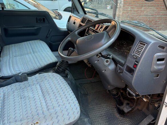 2001 Toyota Toyoace, белый, 1200000 рублей - вид 7