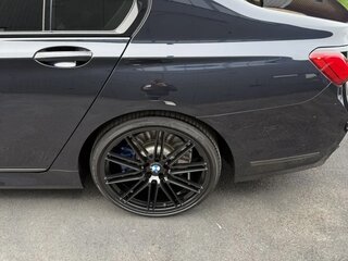 2021 BMW 7 серии 730d xDrive VI (G11/G12) Рестайлинг, чёрный, 7800000 рублей, вид 4