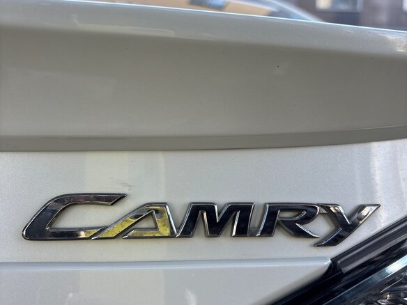 2017 Toyota Camry VII (XV50) Рестайлинг, белый, 2050000 рублей - вид 19