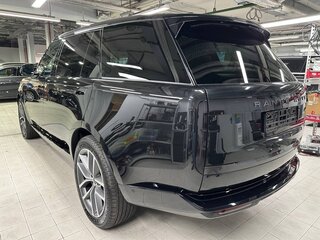2026 Land Rover Range Rover P530 MHEV Long V, чёрный, 27000000 рублей, вид 4