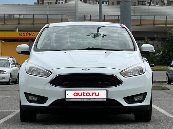 2018 Ford Focus III Рестайлинг, белый, 850000 рублей - вид 1