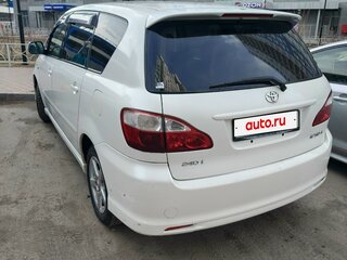 2004 Toyota Ipsum II (M20) Рестайлинг, белый, 799000 рублей, вид 3