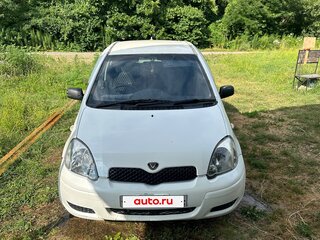 2003 Toyota Vitz I (P10), белый, 365000 рублей, вид 2
