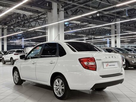 2024 Lada (ВАЗ) Granta I Рестайлинг, белый, 840000 рублей, вид 4