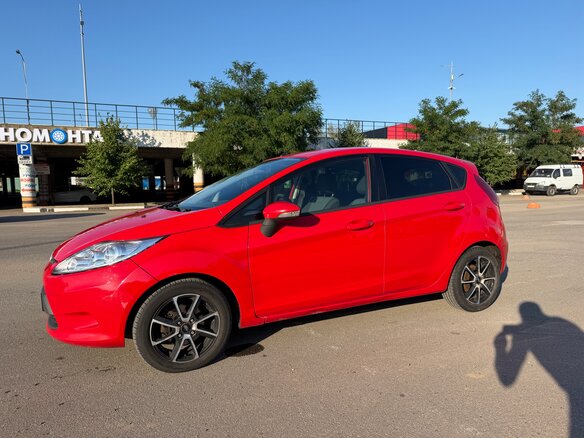 2009 Ford Fiesta Mk6, красный - вид 8