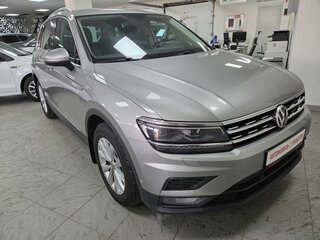 2018 Volkswagen Tiguan II, серебристый, 1799000 рублей, вид 3