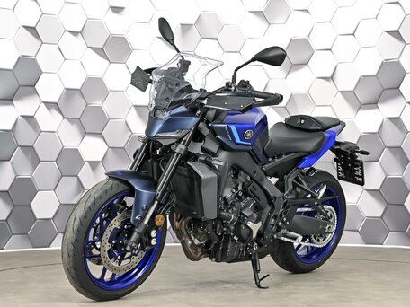 2024 Yamaha MT-09 (FZ-09), синий, 1179000 рублей, вид 2