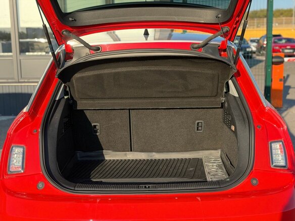 2013 Audi A1 I (8X), красный, 920000 рублей - вид 15