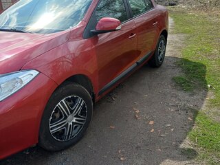 2011 Renault Fluence I, красный, 600000 рублей, вид 3