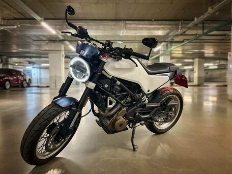 2018 Husqvarna Svartpilen 401, белый, 350000 рублей, вид 1