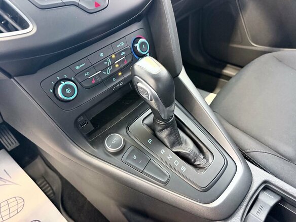2018 Ford Focus III Рестайлинг, белый, 1239000 рублей - вид 17