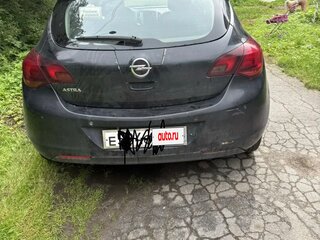 2011 Opel Astra J, чёрный, 575000 рублей, вид 4