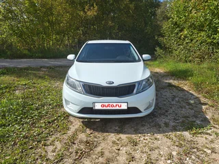2013 Kia Rio 4-speed III, белый, 550000 рублей, вид 2