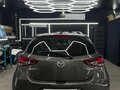 2020 Mazda 2 III (DJ) Рестайлинг, серый, 1500000 рублей - вид 5