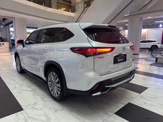 2024 Toyota Highlander IV (XU70), белый, 5417000 рублей, вид 4