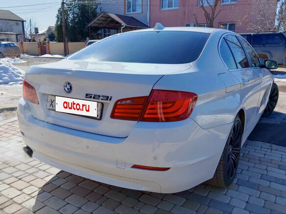 2010 BMW 5 серии 523i VI (F10/F11/F07), белый, 1500000 рублей - вид 10