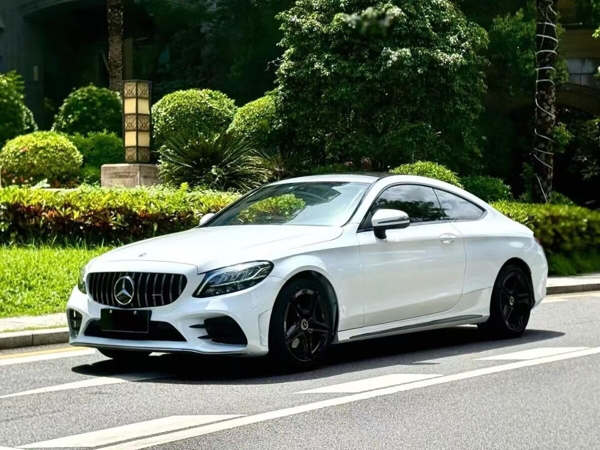 Открыть фотографии: Mercedes-Benz C-Класс IV (W205) Рестайлинг