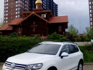 2012 Volkswagen Touareg II, белый, 1990000 рублей, вид 3