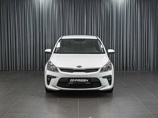 2018 Kia Rio IV, белый, 909000 рублей, вид 3