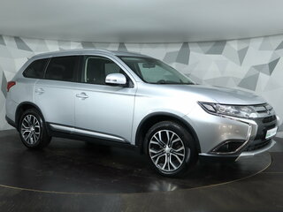 2018 Mitsubishi Outlander III Рестайлинг 2, серебристый, 1525000 рублей, вид 3