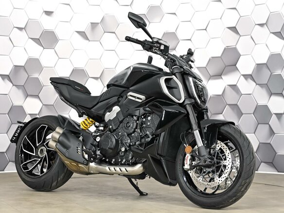 2024 Ducati Diavel V4, чёрный