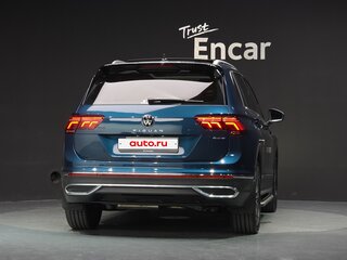2022 Volkswagen Tiguan II Рестайлинг, синий, 4877700 рублей, вид 4