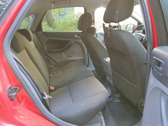 2011 Ford Focus II Рестайлинг, красный - вид 7