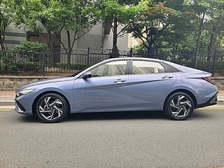 2023 Hyundai Avante VII Рестайлинг, синий, 2050000 рублей, вид 4