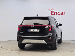 2023 Kia Seltos I Рестайлинг, чёрный, 2240000 рублей, вид 3
