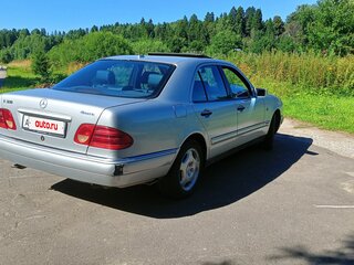 1999 Mercedes-Benz E-Класс 320 II (W210, S210), серебристый, 470000 рублей, вид 2